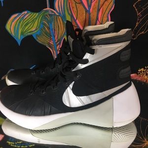 NIKE HYPERDUNKS BLACK AND GREY